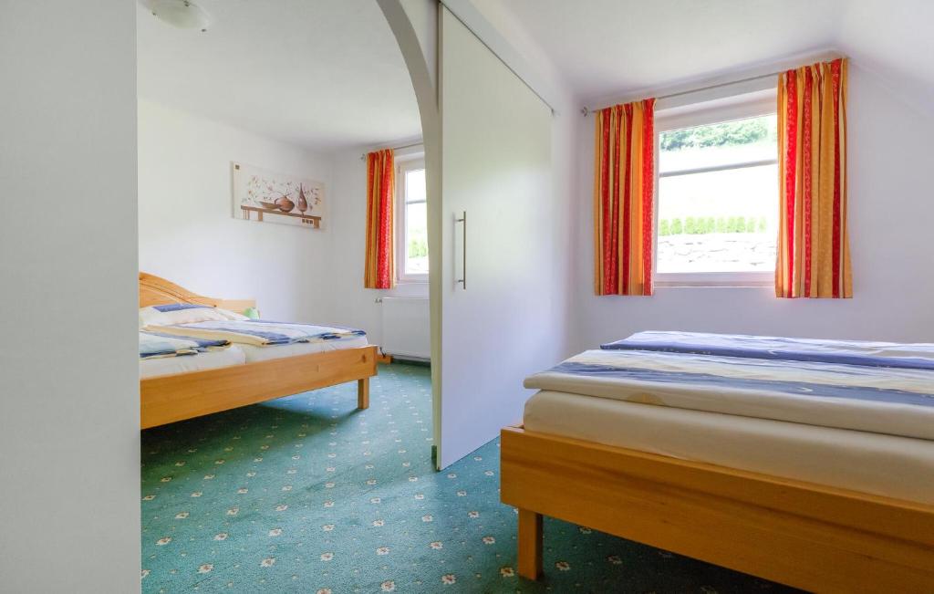 Postel nebo postele na pokoji v ubytování Cozy Apartment In Schöder With Wifi
