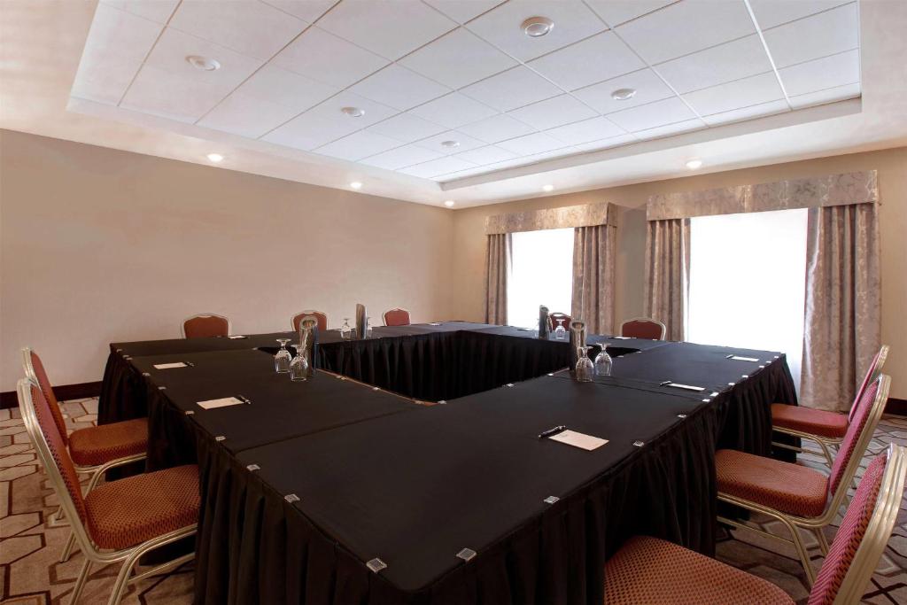 Konferenční prostory v ubytování Ramada by Wyndham St Paul AB