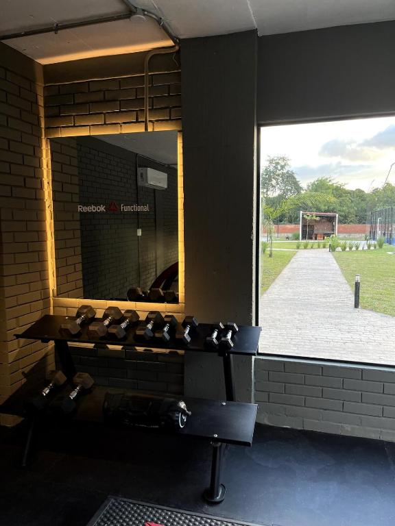 Fitness centrum a/nebo fitness zařízení v ubytování Departamento amoblado en Luque