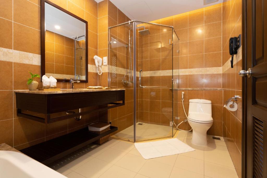 Phòng Deluxe Giường Đôi Có Ban Công - Miễn Phí Minibar Trong Phòng