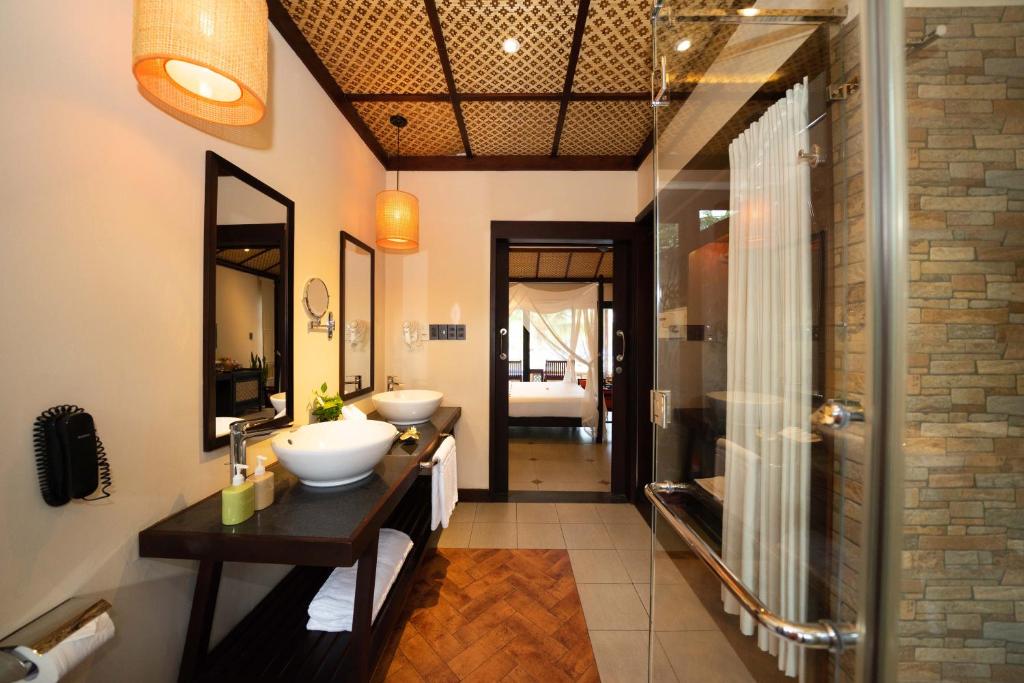 Bungalow Nhìn Ra Vườn/Hồ Bơi Có Sân Hiên