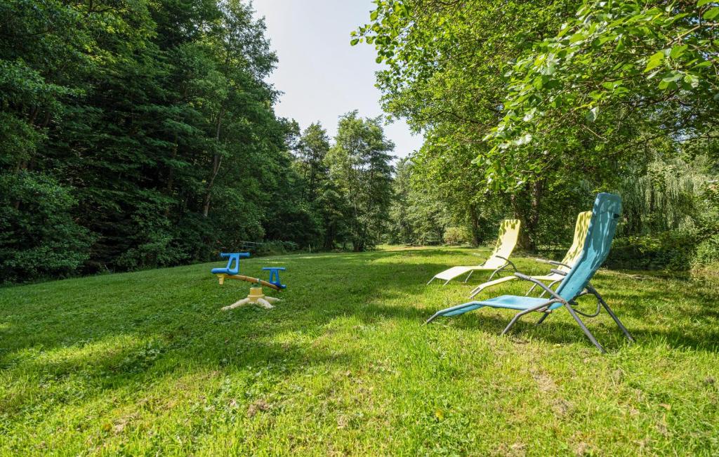 Vonkajšia záhrada v ubytovaní Lovely Home In Escles With Kitchen