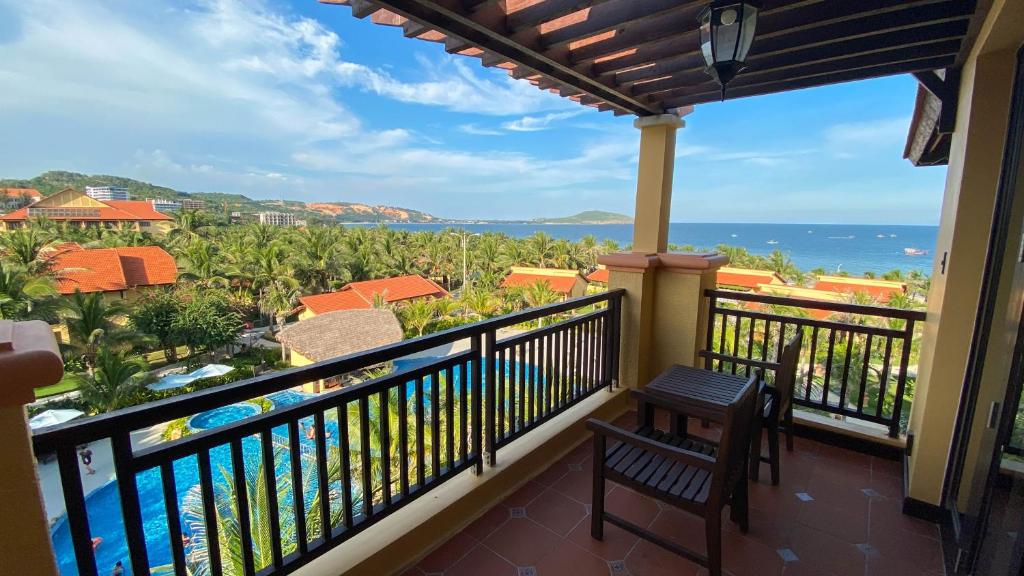 Suite Executive Có Ban Công - Miễn Phí Minibar Trong Phòng