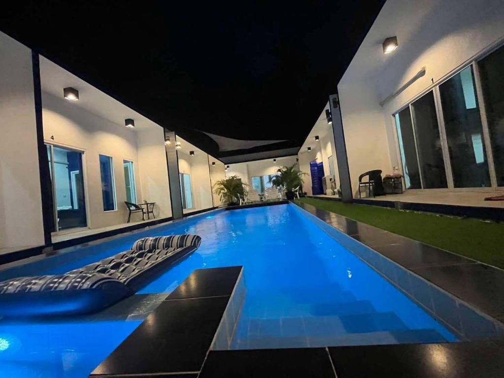 Bazén v ubytování MJOY Resort nebo v jeho okolí