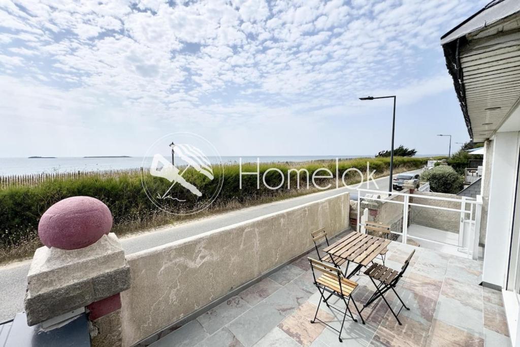 Μπαλκόνι ή βεράντα στο T2 rénové Terrasse & Vue mer 180 et charme