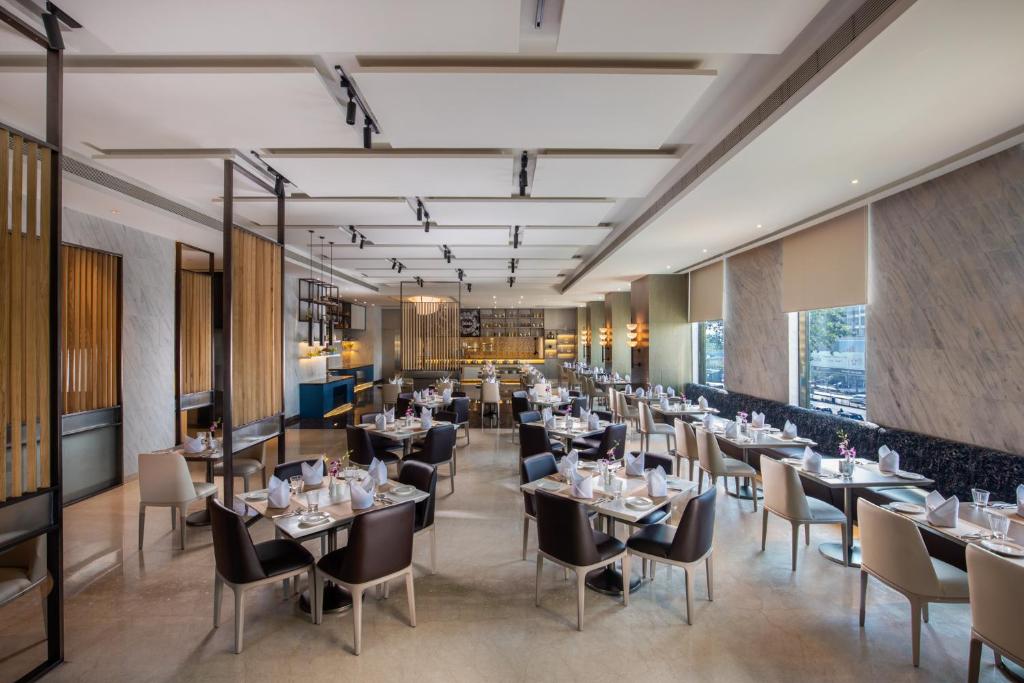 Restaurace v ubytování Royal Hometel Suites
