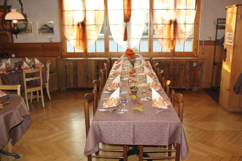 Restaurace v ubytování Hotel Restaurant Jura
