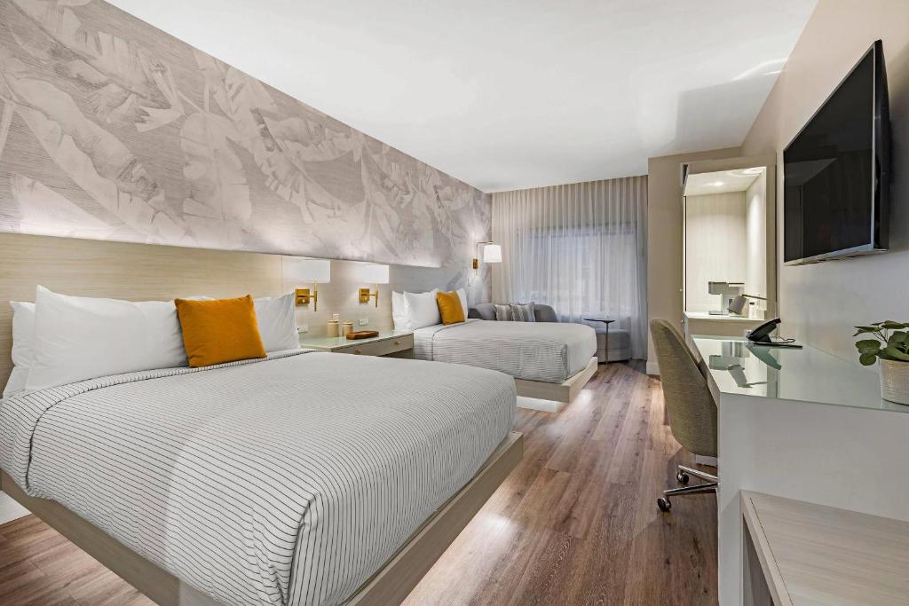 Cambria Hotel Calabasas - Malibu photo