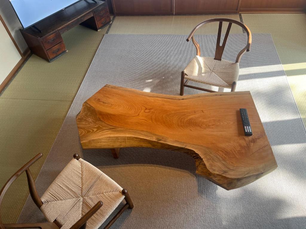 Posezení v ubytování 古民家ラグジュアリーホテル 金井西洋館
