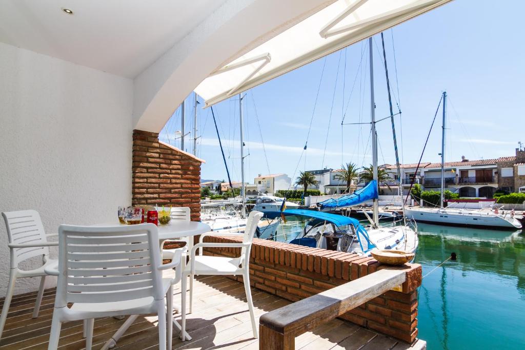 Vista Roses Mar - Casa Pescador - Two-Bedroom Townhouse