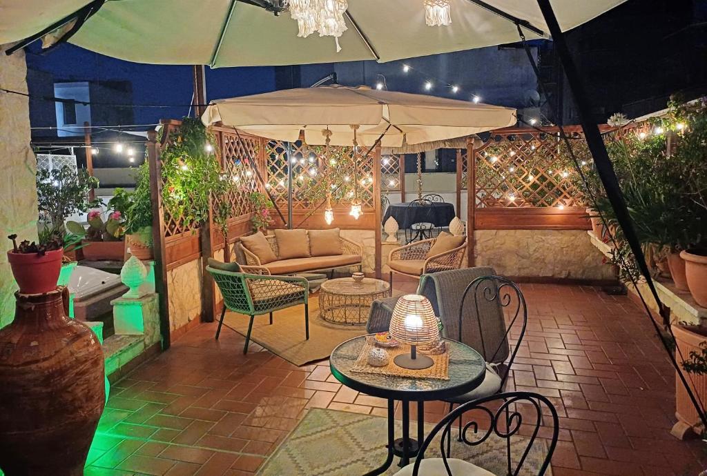 A patio or other outdoor area at Palazzo Pinto B&B