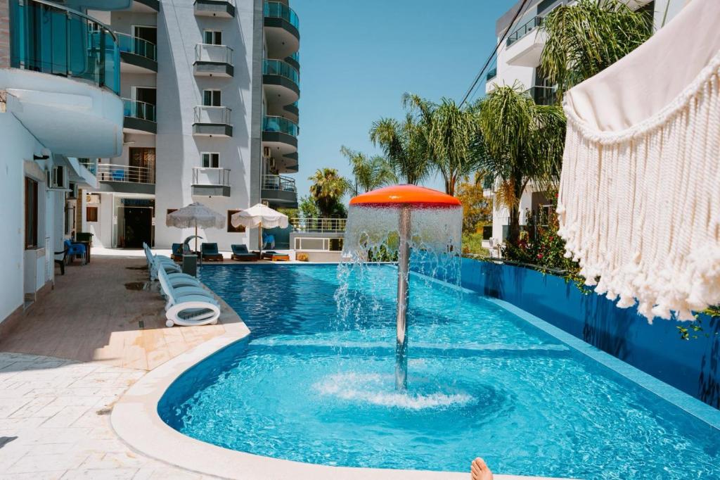 Bazén v ubytování Sea La Vie by Hotel Anna nebo v jeho okolí