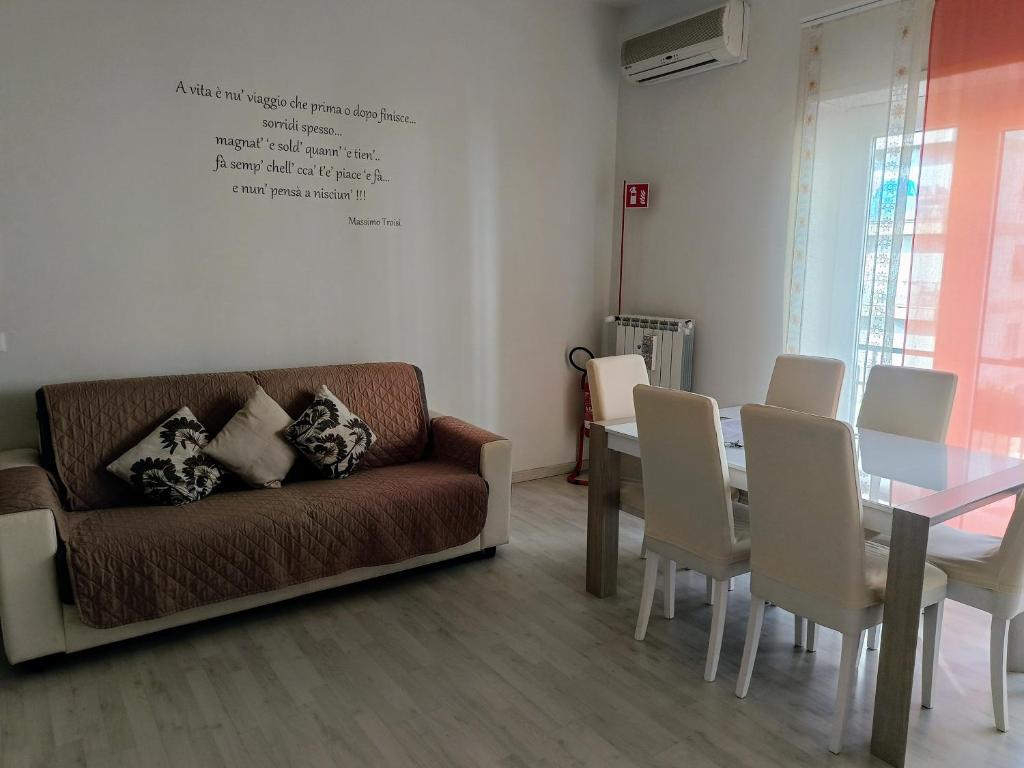 A seating area at LA CASA DEI NONNI
