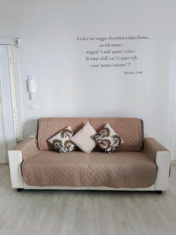 A seating area at LA CASA DEI NONNI