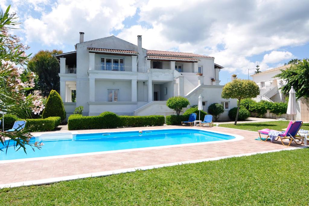 Bazen v nastanitvi oz. blizu nastanitve Corfu Anastasia