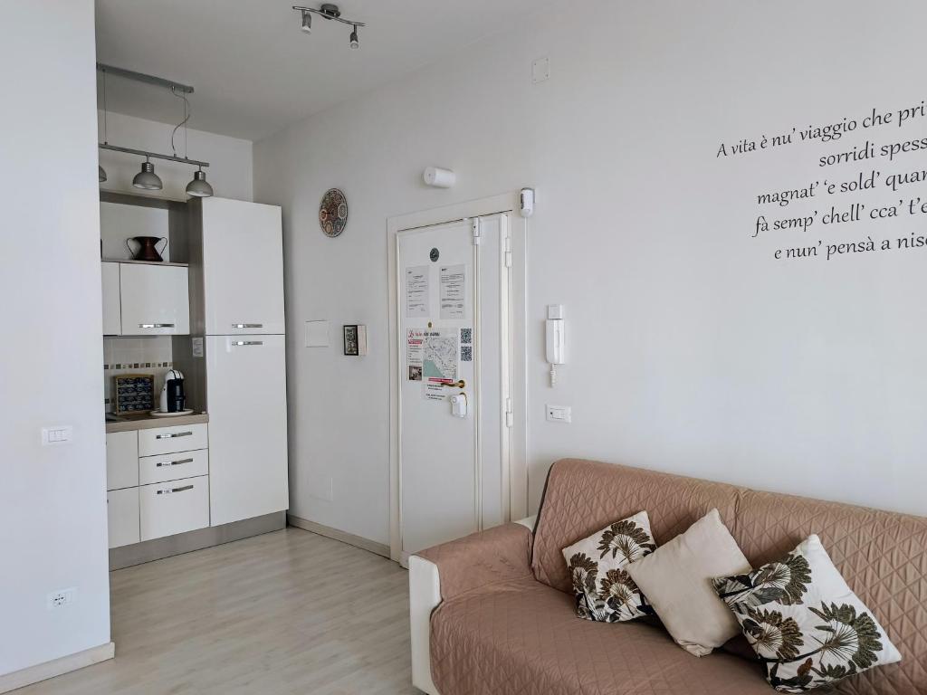 A kitchen or kitchenette at LA CASA DEI NONNI
