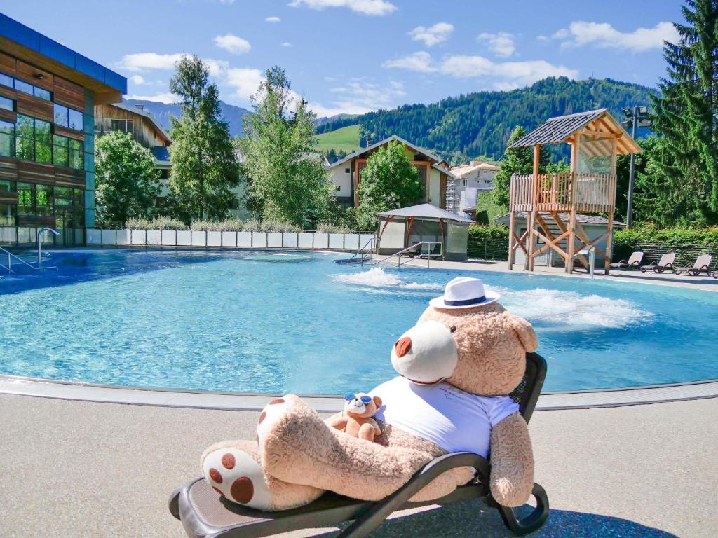 Бассейн в Novotel Megève Mont-Blanc или поблизости