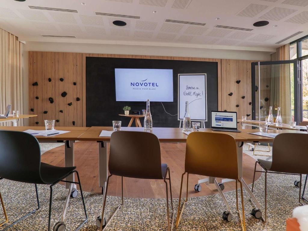 Бизнес-центр и/или конференц-зал в Novotel Megève Mont-Blanc