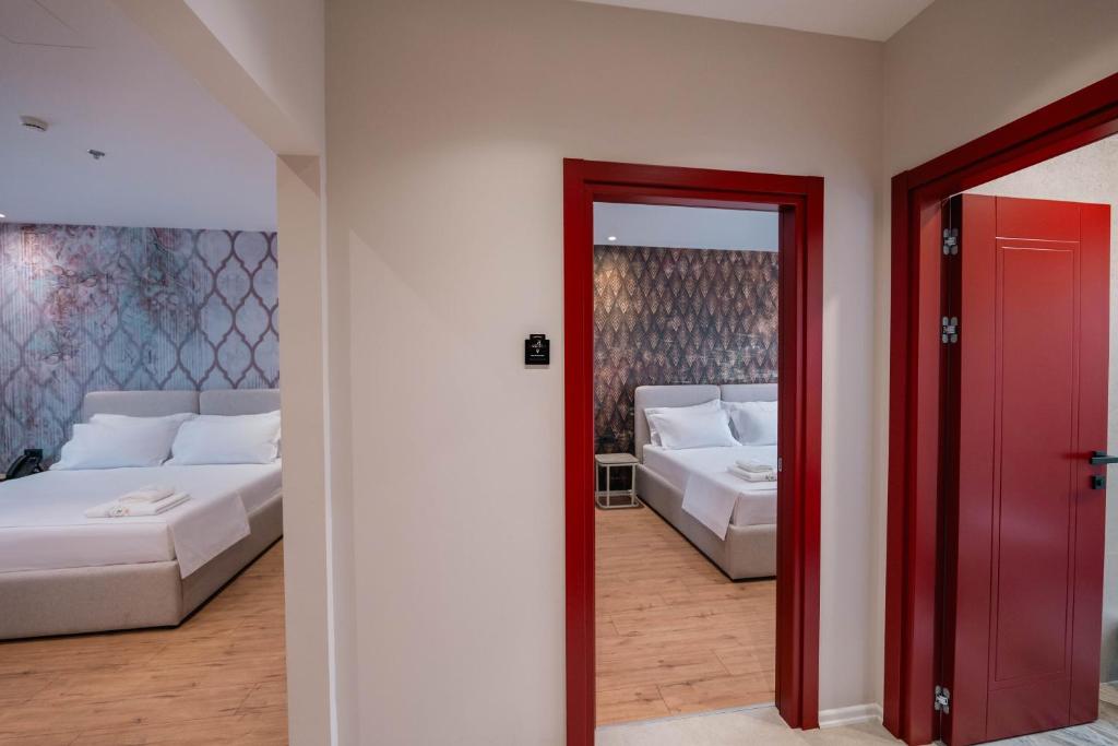 Ermes Luxury Hotel - Camera Familiare Deluxe Con Balcone Francese