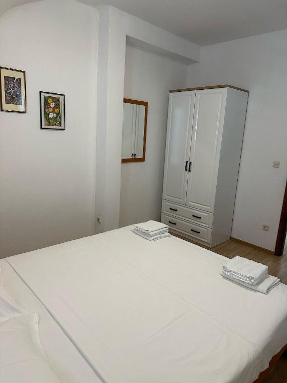 Posteľ alebo postele v izbe v ubytovaní Apartman Adriatic Pavlinovic - Makarska