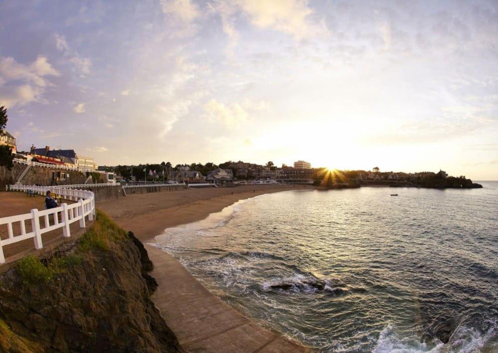 Photo de la galerie de l'établissement Loft 30 metres de la mer, à Saint-Quay-Portrieux