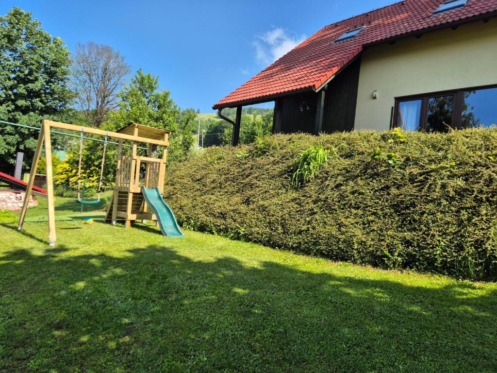 Herní místnost nebo prostor pro děti v ubytování Chalupa Mates Černý důl