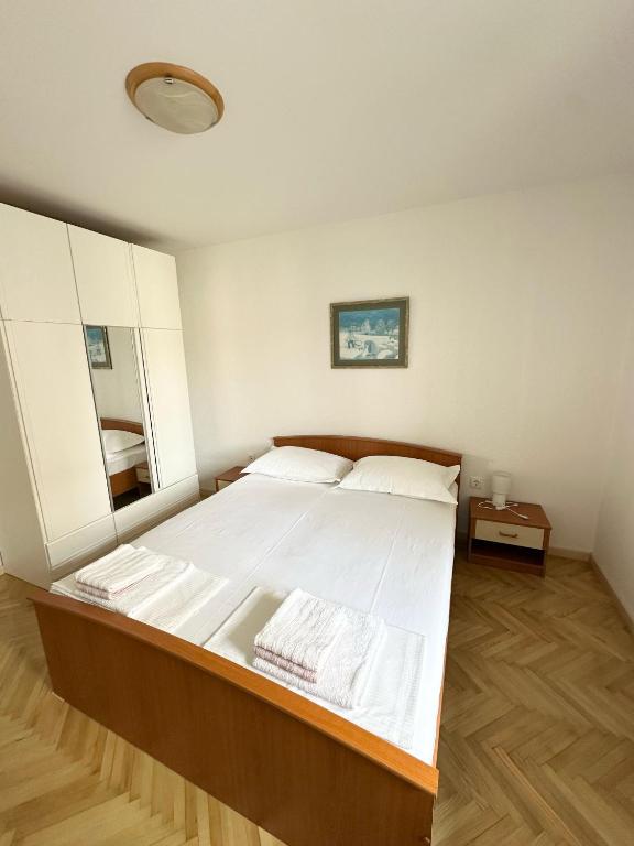 Posteľ alebo postele v izbe v ubytovaní Apartman Adriatic Pavlinovic - Makarska