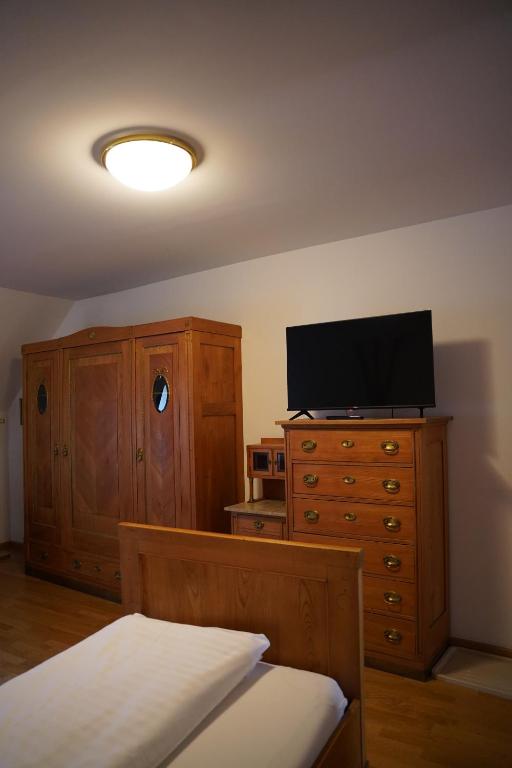 TV a/nebo společenská místnost v ubytování Der Greif