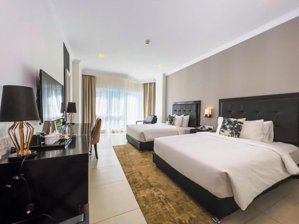 Queenco Hotel & Casino - 