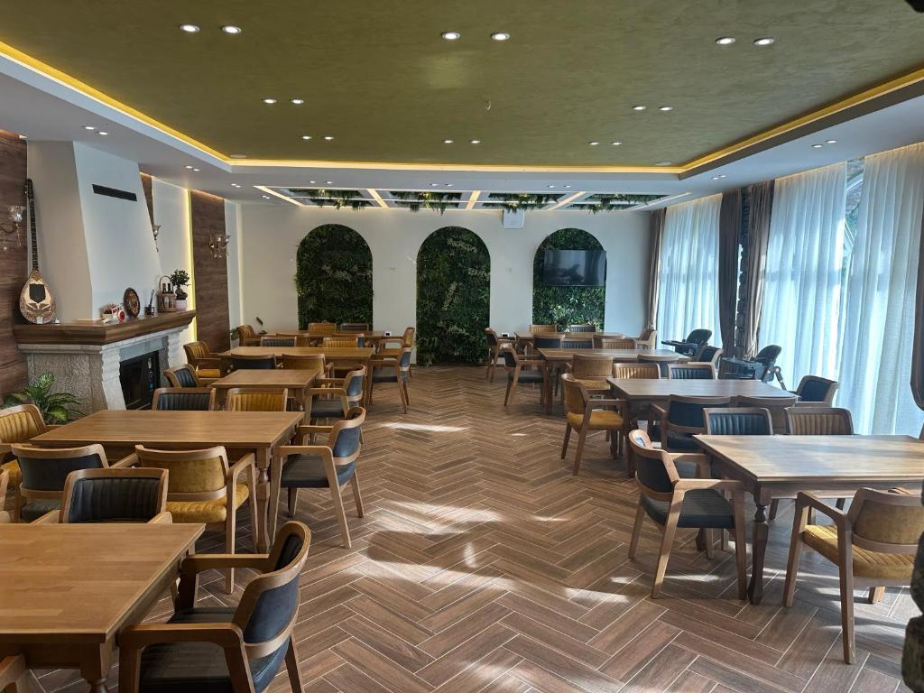 Restaurace v ubytování Flored Hotel