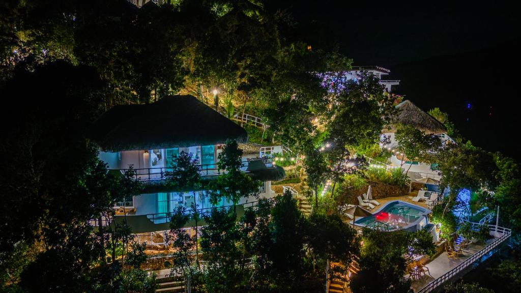 Letecký snímek ubytování Pearl Bay Villas Private Resort