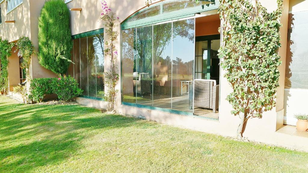 A garden outside El Rincon del Golf II by Ĥ - Isla Canela Golf GRHII18P21