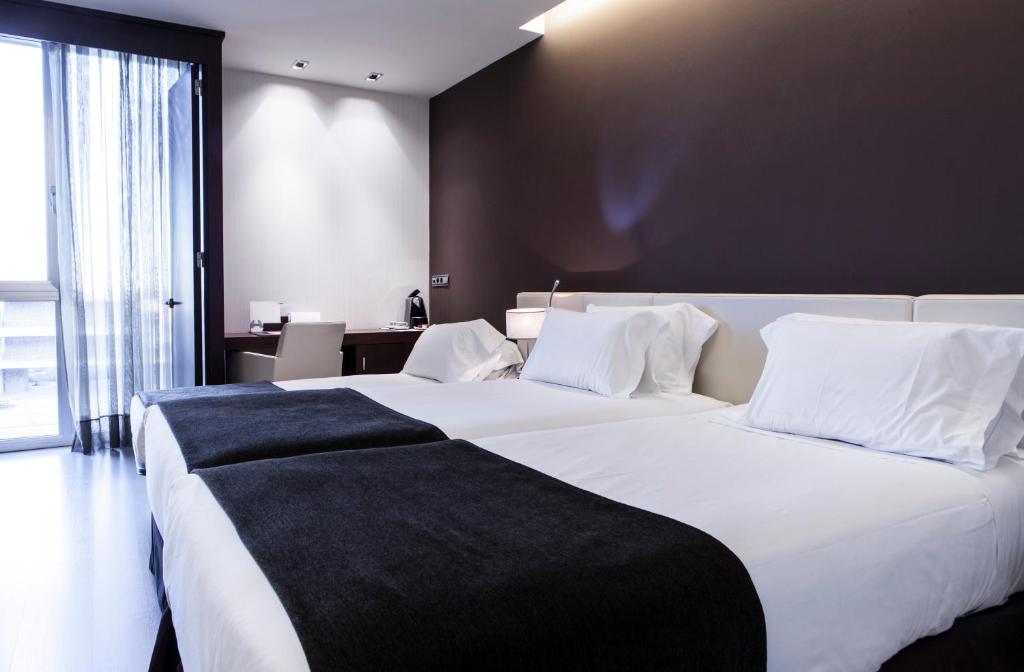 
Triple Room (2 Adults + 1 Child)
