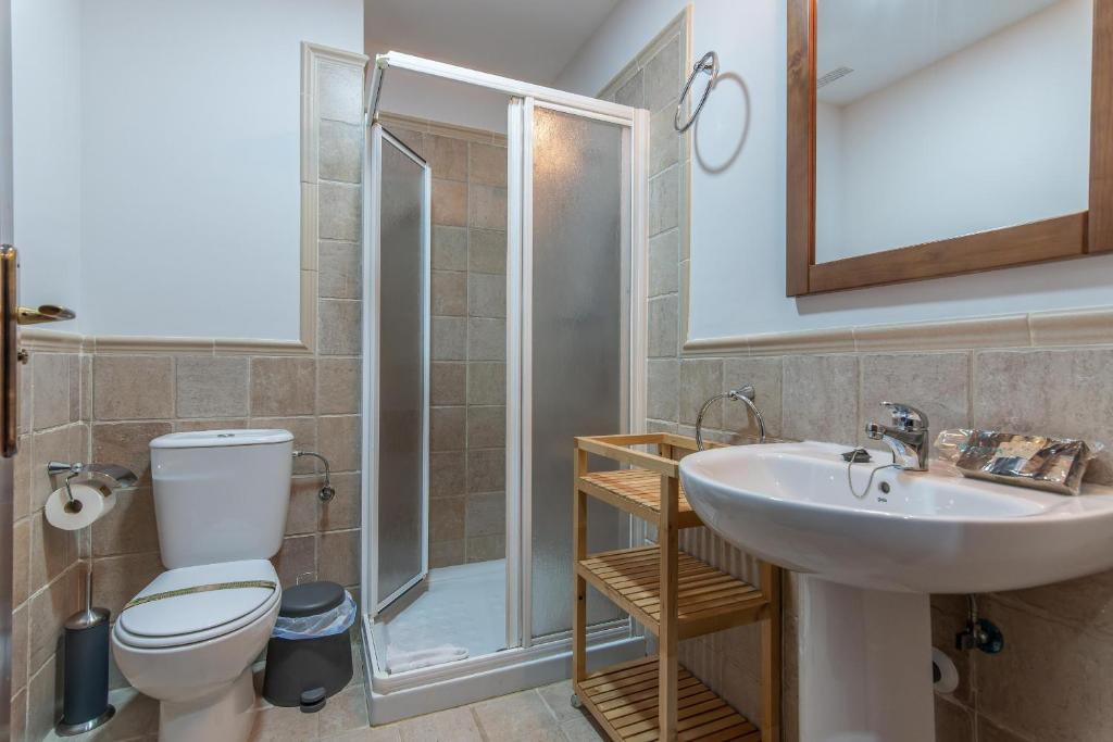 A bathroom at El Rincon del Golf II by Ĥ - Isla Canela Golf GRHII18P21
