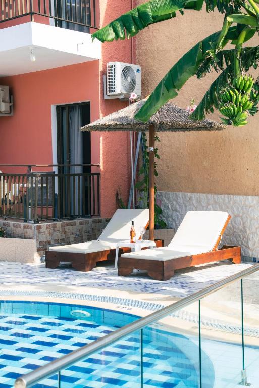 The swimming pool at or close to Maria's Beach Apartments