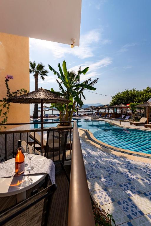 The swimming pool at or close to Maria's Beach Apartments