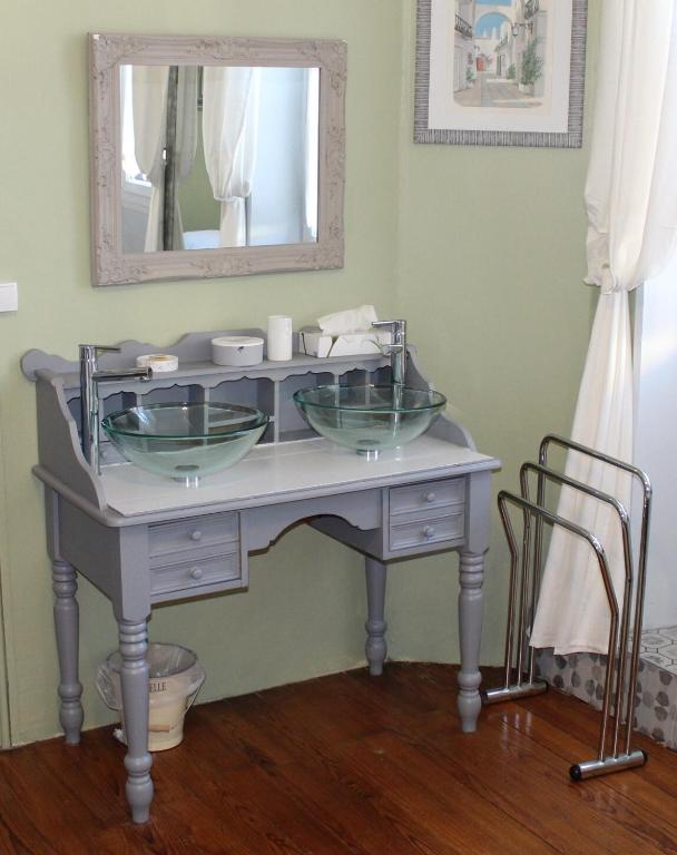 Maison Prades Chambre d'Hôtes - Quadruple Room With Private Bathroom