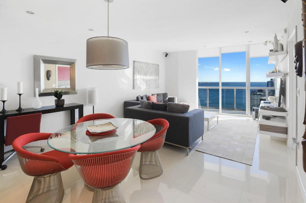 Gallery image of Highest Floor Icon Brickell Condo with Stunning Bayview & 5 star SPA in Miami