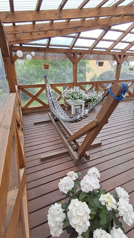 Balkón alebo terasa v ubytovaní Apartament Biały Domek