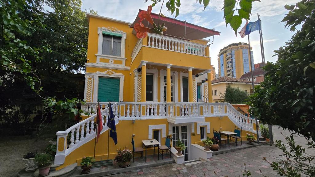 Budova, kde se hotel nachází