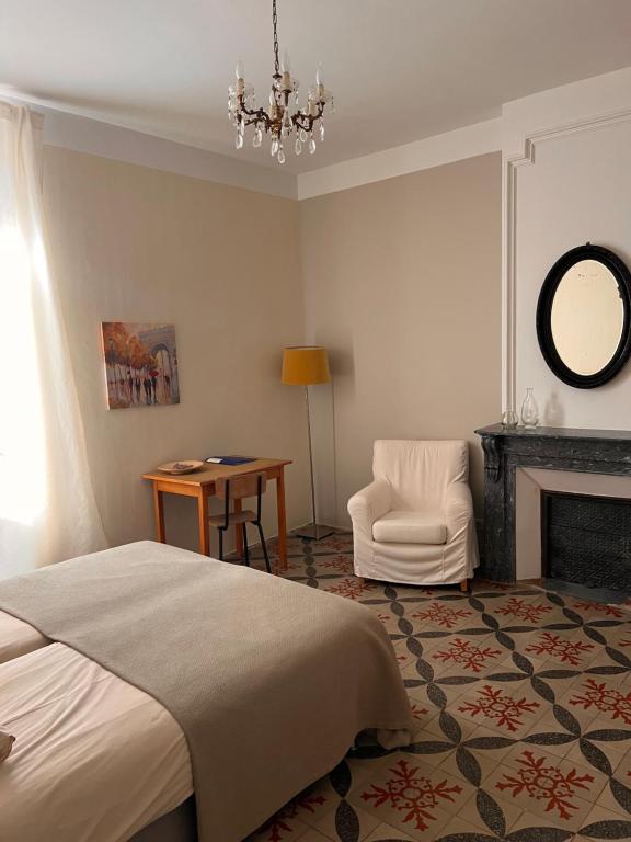 La Souche Chambres et Table d'Hôtes - Twin Room With Bathroom