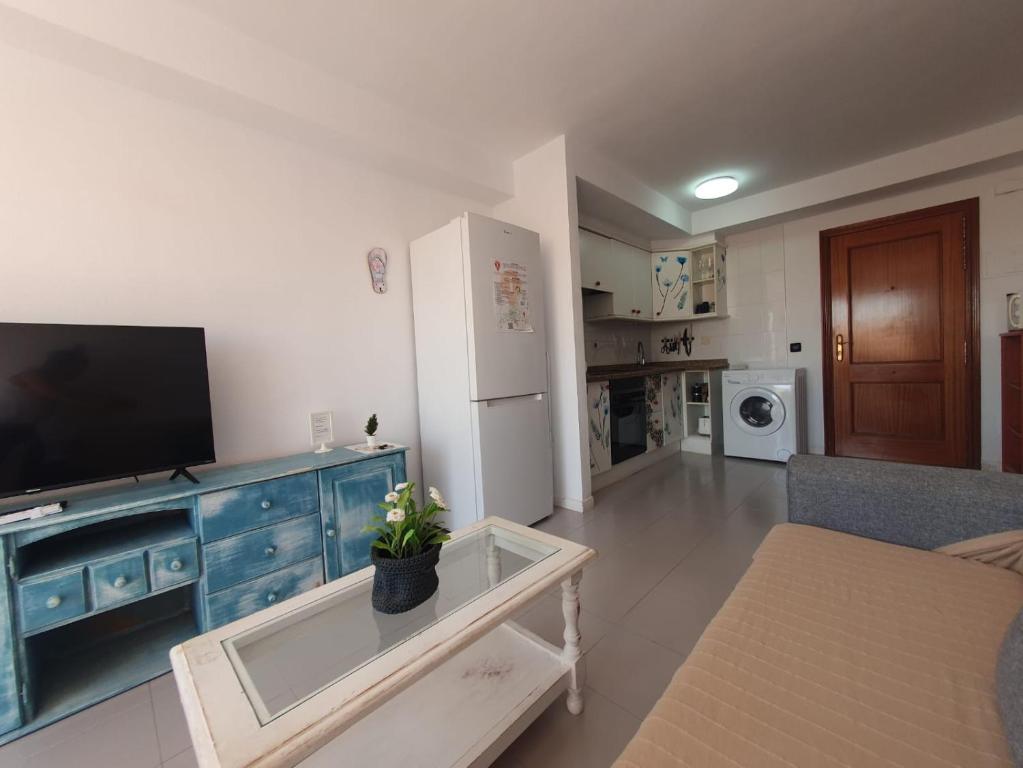 A kitchen or kitchenette at Alquilaencanarias-Medano, Cabezo beach, sea views!
