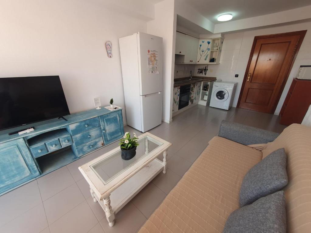 A kitchen or kitchenette at Alquilaencanarias-Medano, Cabezo beach, sea views!