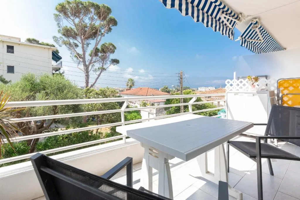 Florida 35m studio with sea views close to the Croisette