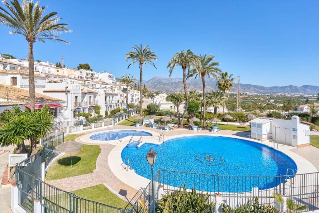 3 Bed Villa with Stunning View PC4