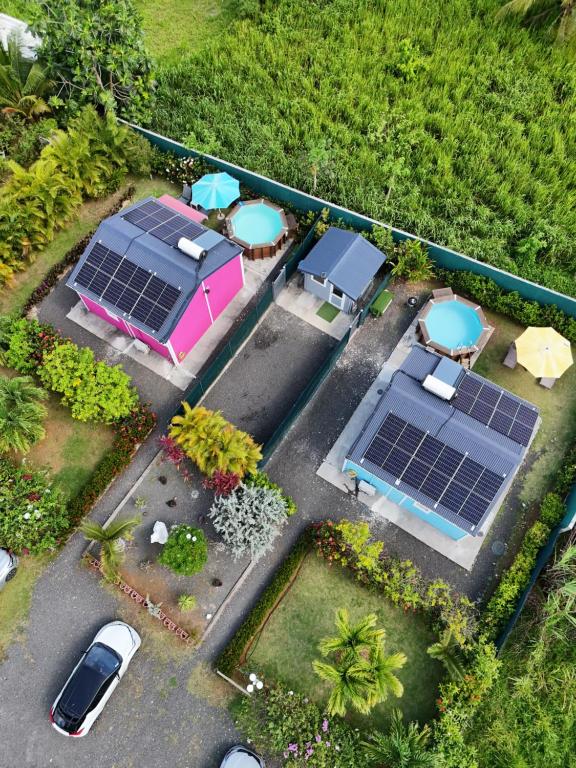 Κήπος έξω από το Les jardins de CHANTILLY -Bungalows 4 étoiles avec jardins et piscines privées