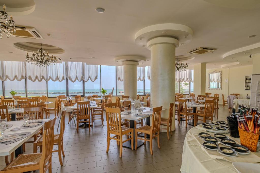 Restaurace v ubytování Hotel Classic - Azzurro Club