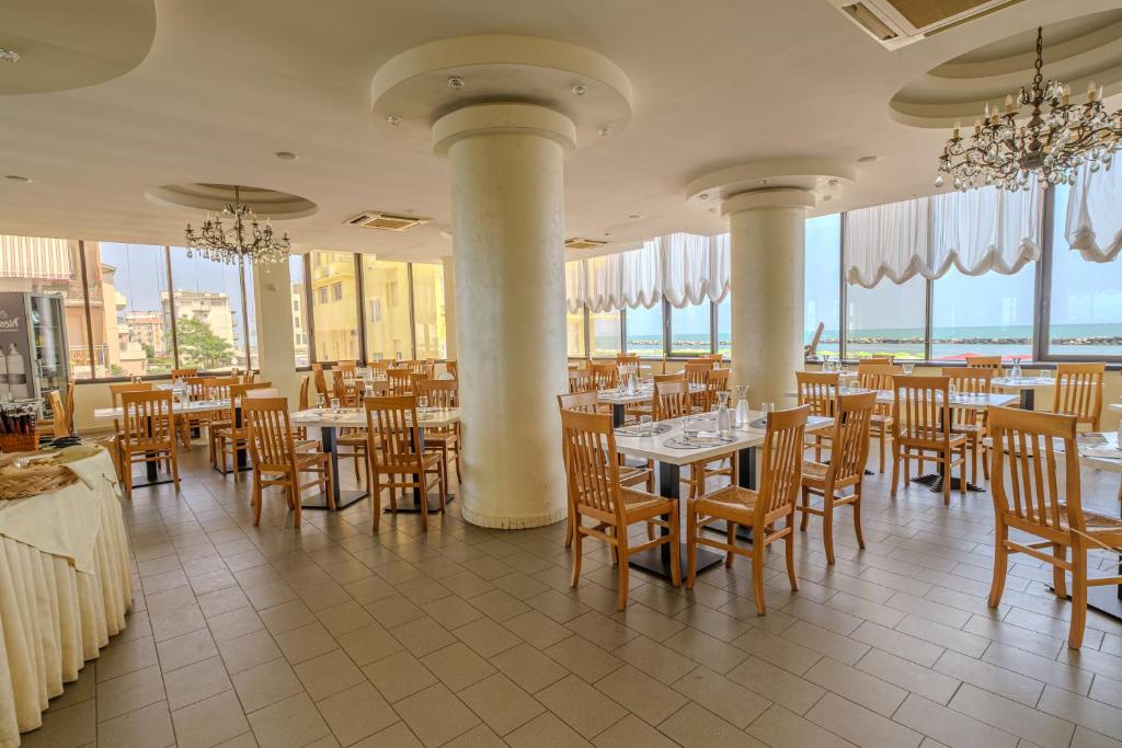 Restaurace v ubytování Hotel Classic - Azzurro Club