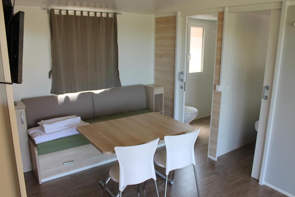 Fotografie z fotogalerie ubytování Mobile Homes Chinto v destinaci Jezera