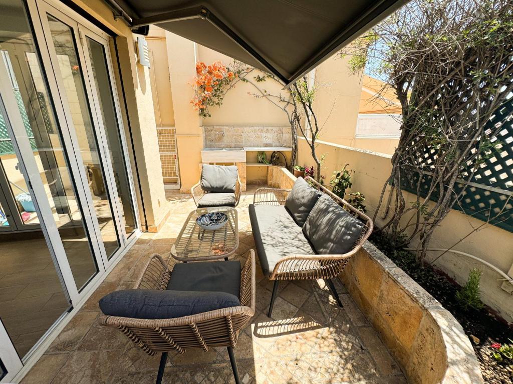 A seating area at Increible atico con terraza en el centro de Valencia